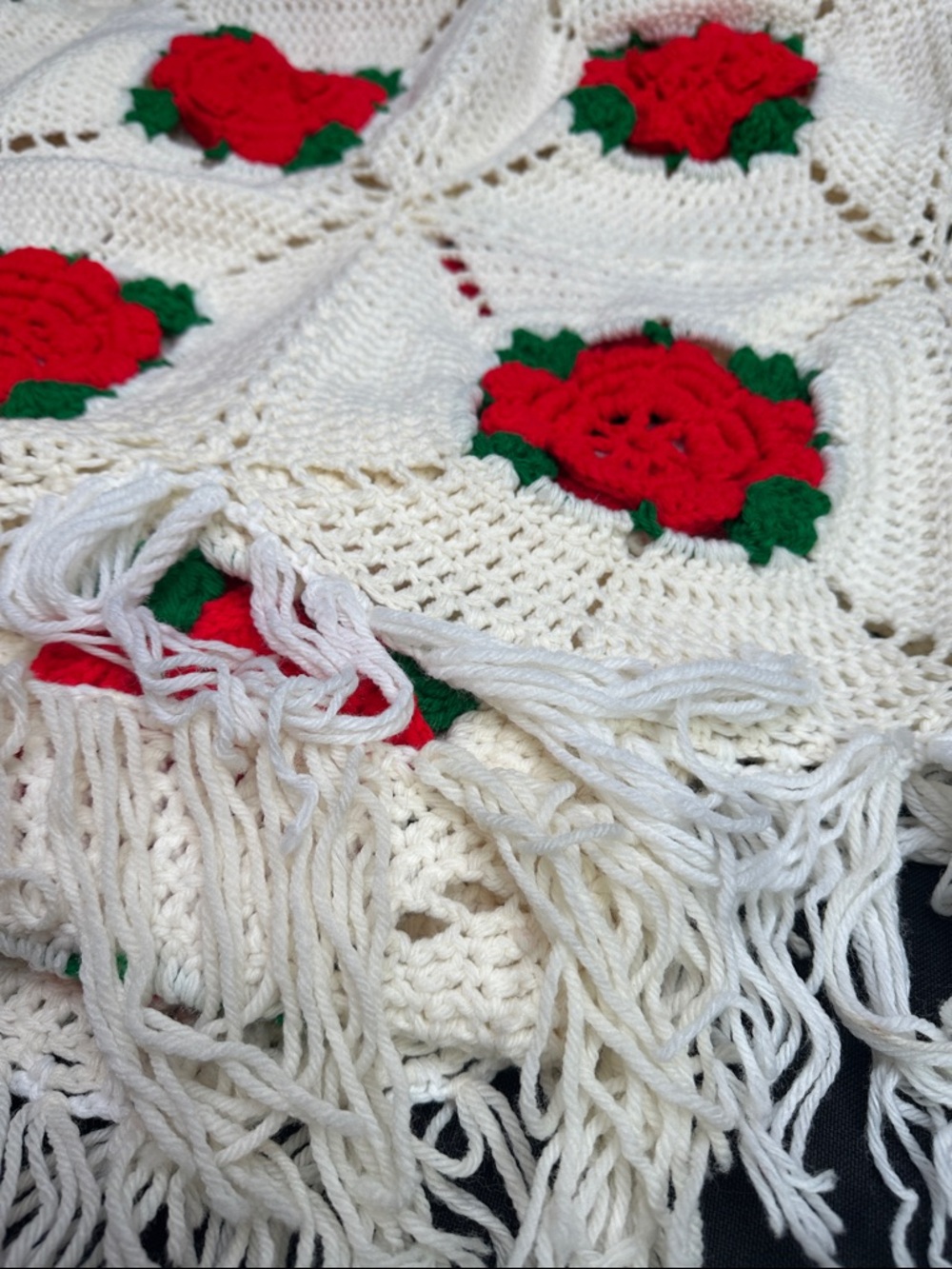 Vintage Handmade Crocheted Cream Fringe Blanket with Red Rose Appliqués - Picture 3 of 11